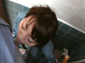 掃除婦の美熟女に勃起チ○コ見せたらその場で抜かれた4時間　サンプル画像14